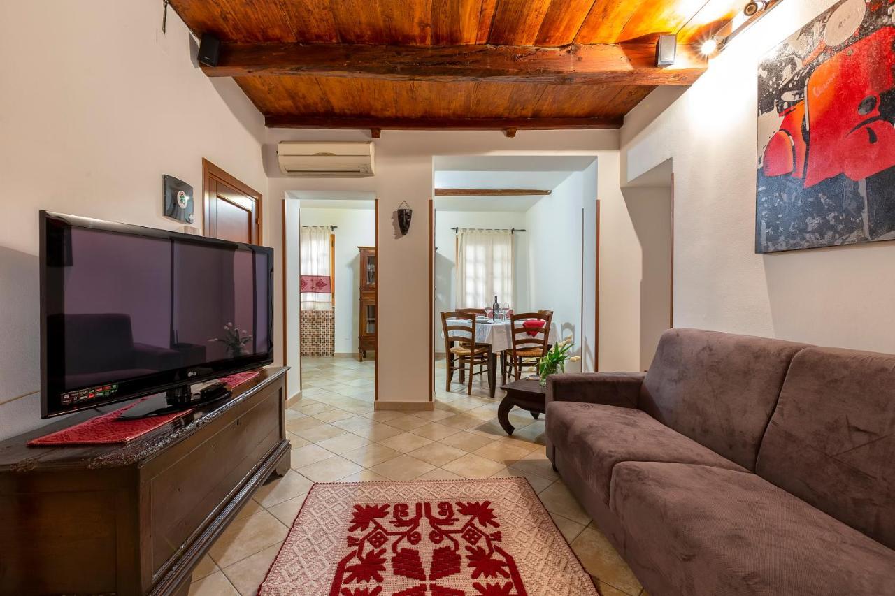 Nonno Efisio Apartment Old Town Alghero Bagian luar foto